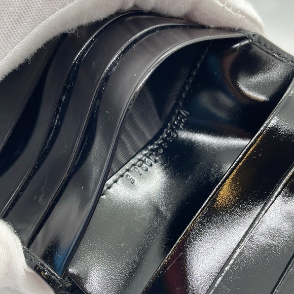 EUC GUCCI BLACK PATENT LEATHER MEDIUM WALLET AUTHENTICATED! - Picture 9 of 16